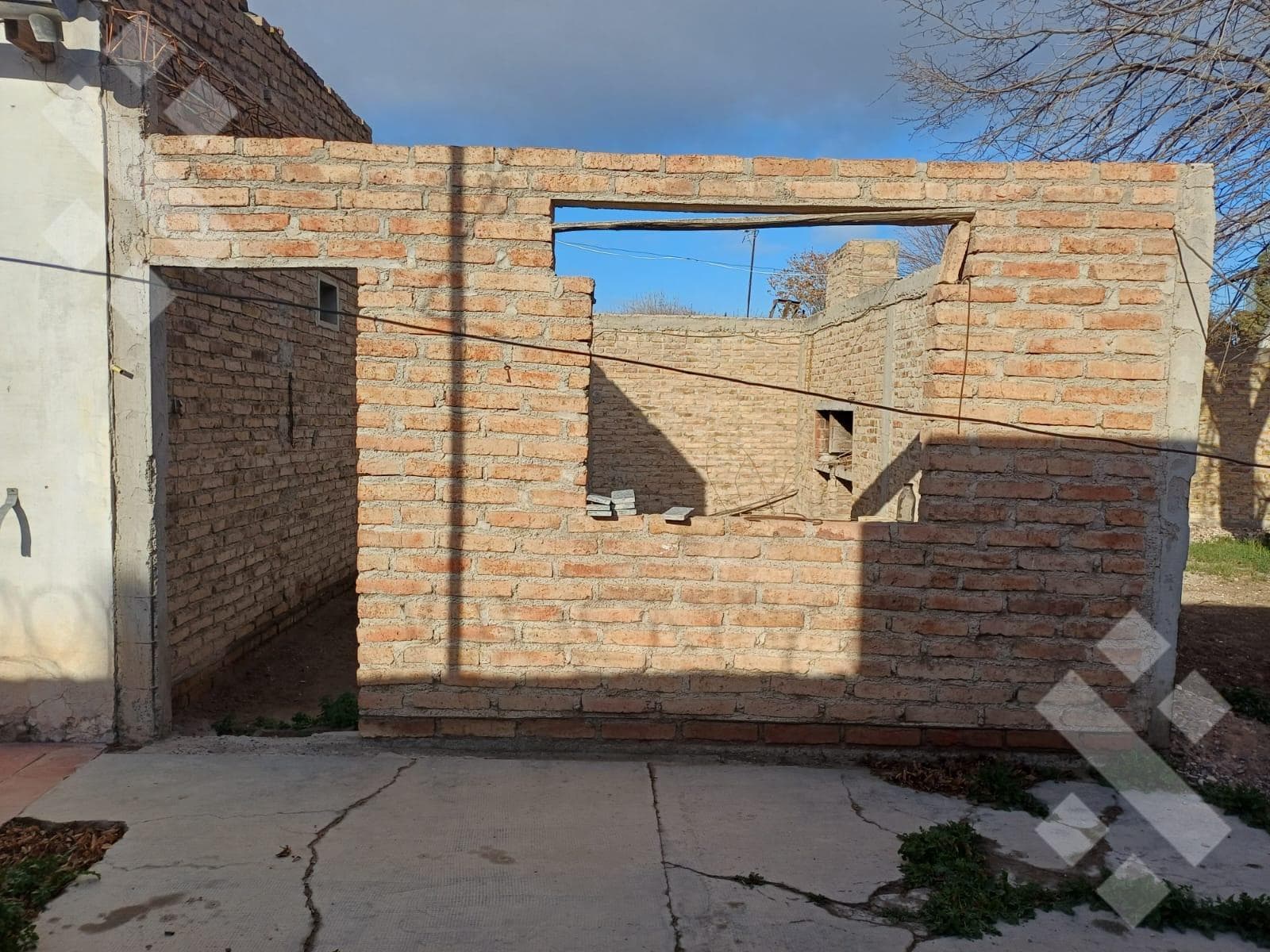 3-BEDROOM HOUSE FOR SALE IN ALLEN—FOR RESIDENCE, EXPANSION, OR INVESTMENT