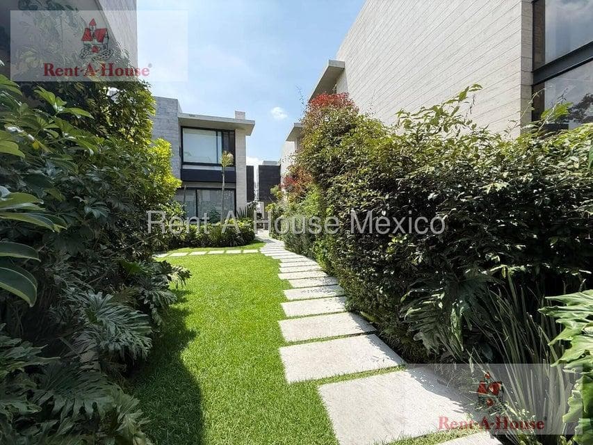 Casa en Venta en Lomas de Tecamachalco, Naucalpan de Juarez CR 27-117.