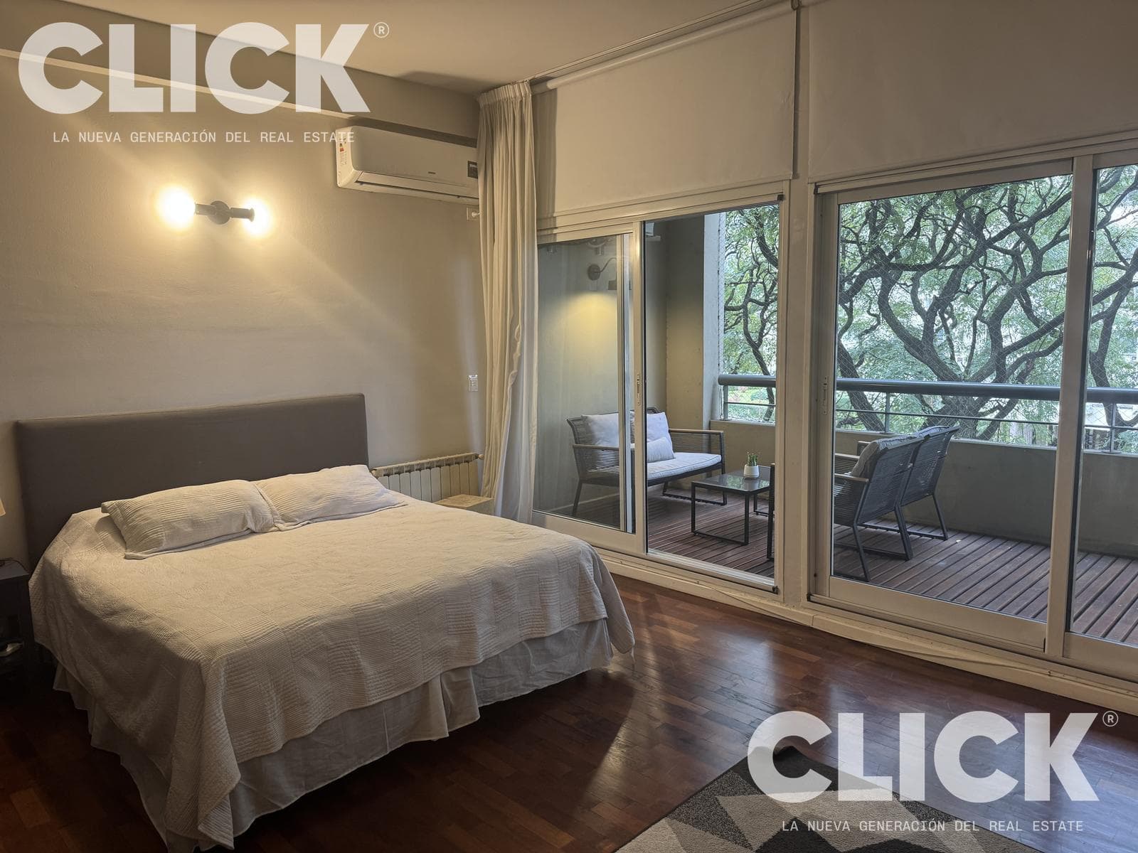 Furnished apartment for rent, equipped with amenities.