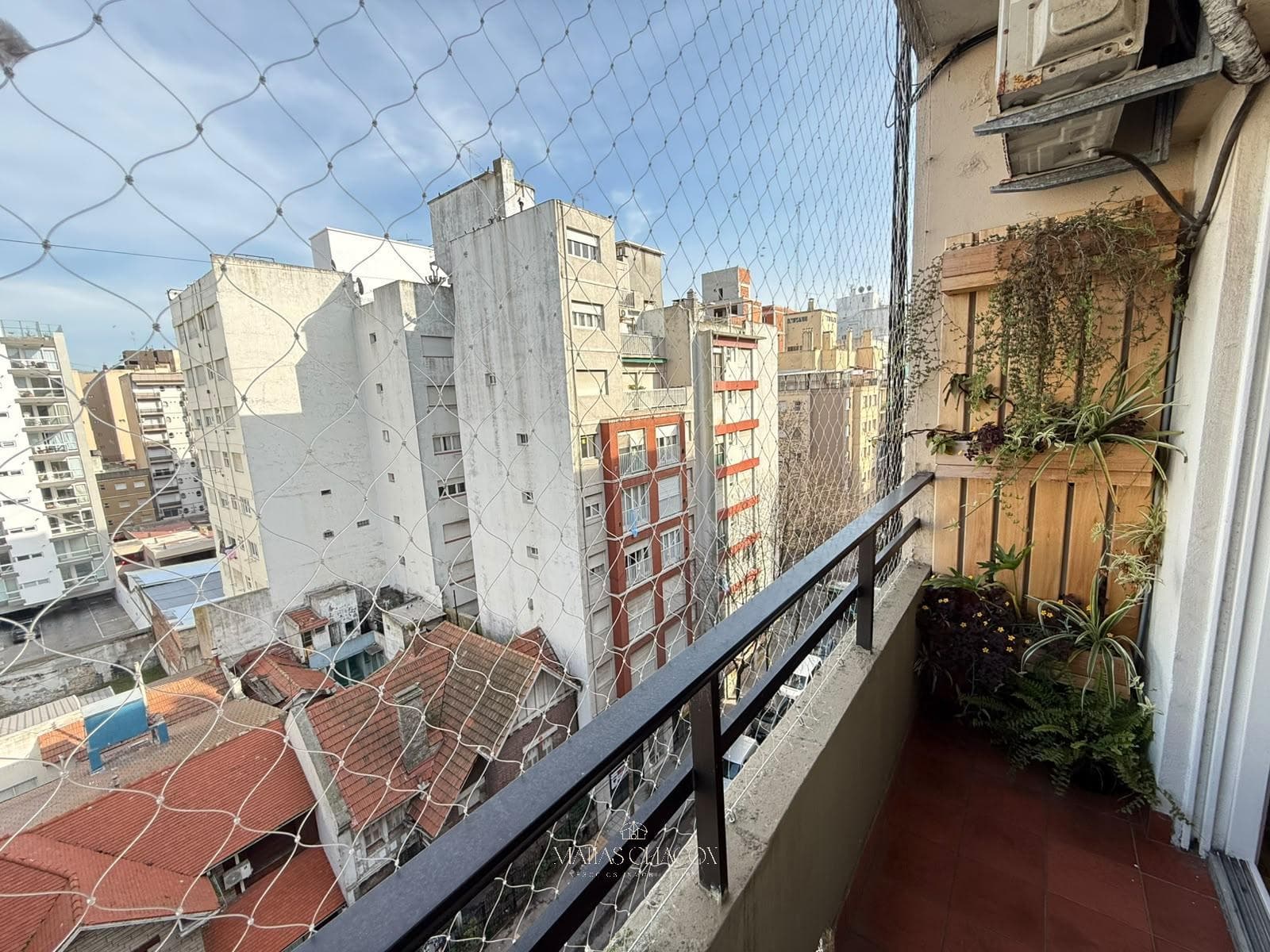 1-Bedroom Apartment Facing the Street with a Balcony in Terminal Vieja