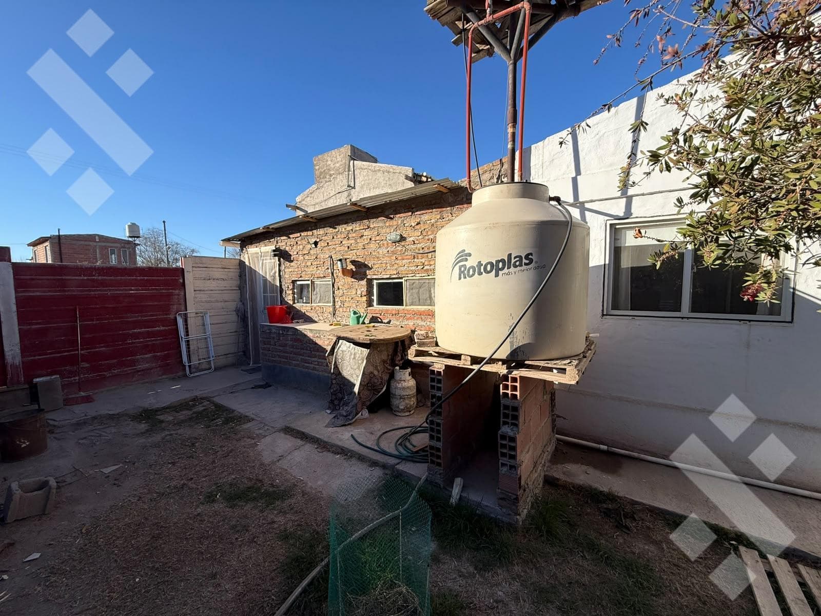 3-BEDROOM HOUSE FOR SALE - NUEVA FERRI NEIGHBORHOOD - CIPOLLETTI