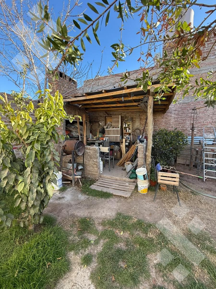 3-BEDROOM HOUSE FOR SALE - NUEVA FERRI NEIGHBORHOOD - CIPOLLETTI