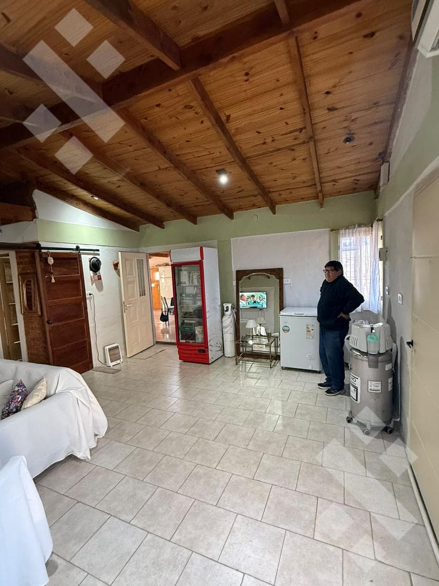 3-BEDROOM HOUSE FOR SALE - NUEVA FERRI NEIGHBORHOOD - CIPOLLETTI