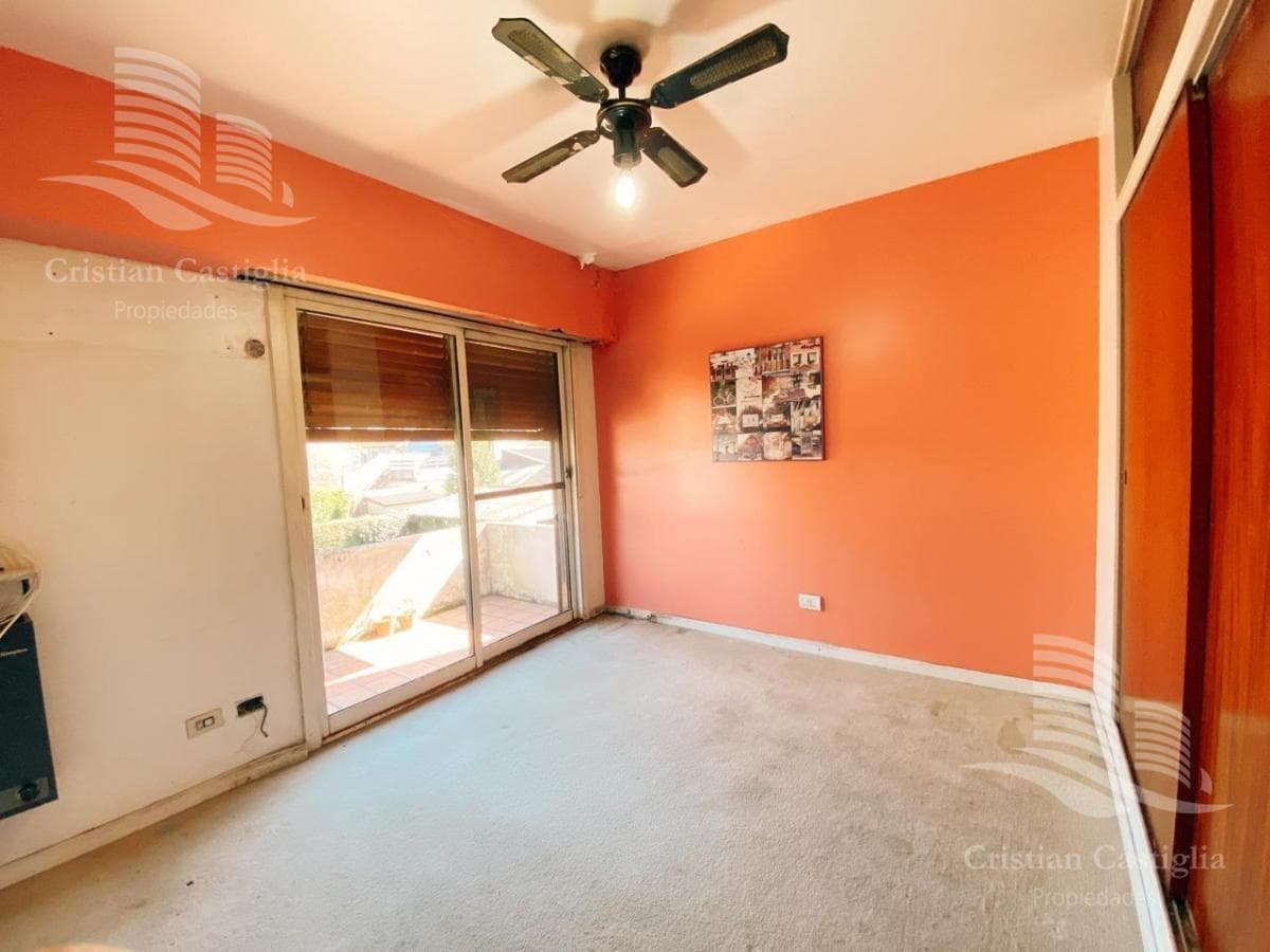 6-Room House with 2 Parking Spaces for Sale in Boulogne