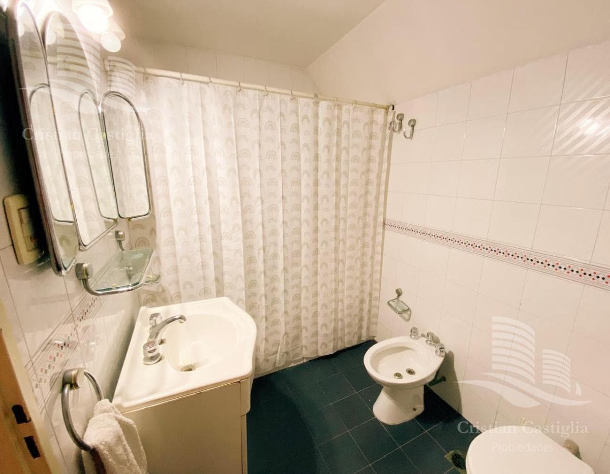 6-Room House with 2 Parking Spaces for Sale in Boulogne