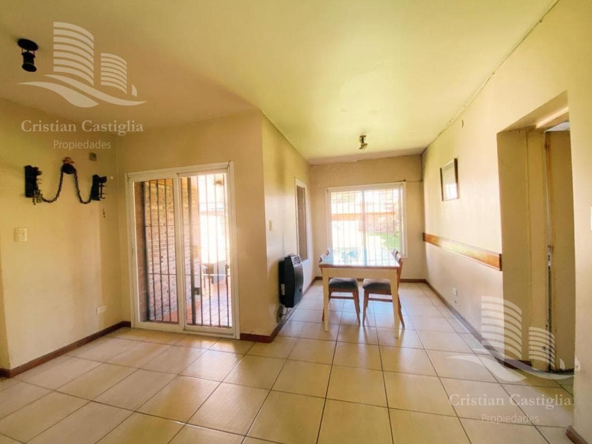6-Room House with 2 Parking Spaces for Sale in Boulogne