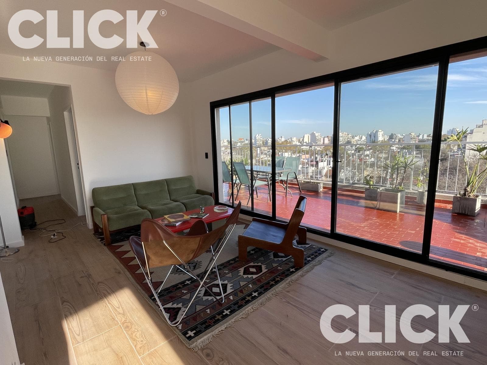 FOR SALE - 4-ROOM APARTMENT WITH A TERRACE-STYLE BALCONY AND PANORAMIC VIEW - PARQUE CHAS