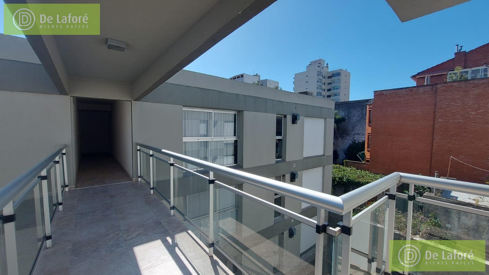 FOR RENT - 3-room apartment in Martínez, just a few meters from Santa Fe Avenue, with a parking space and storage room