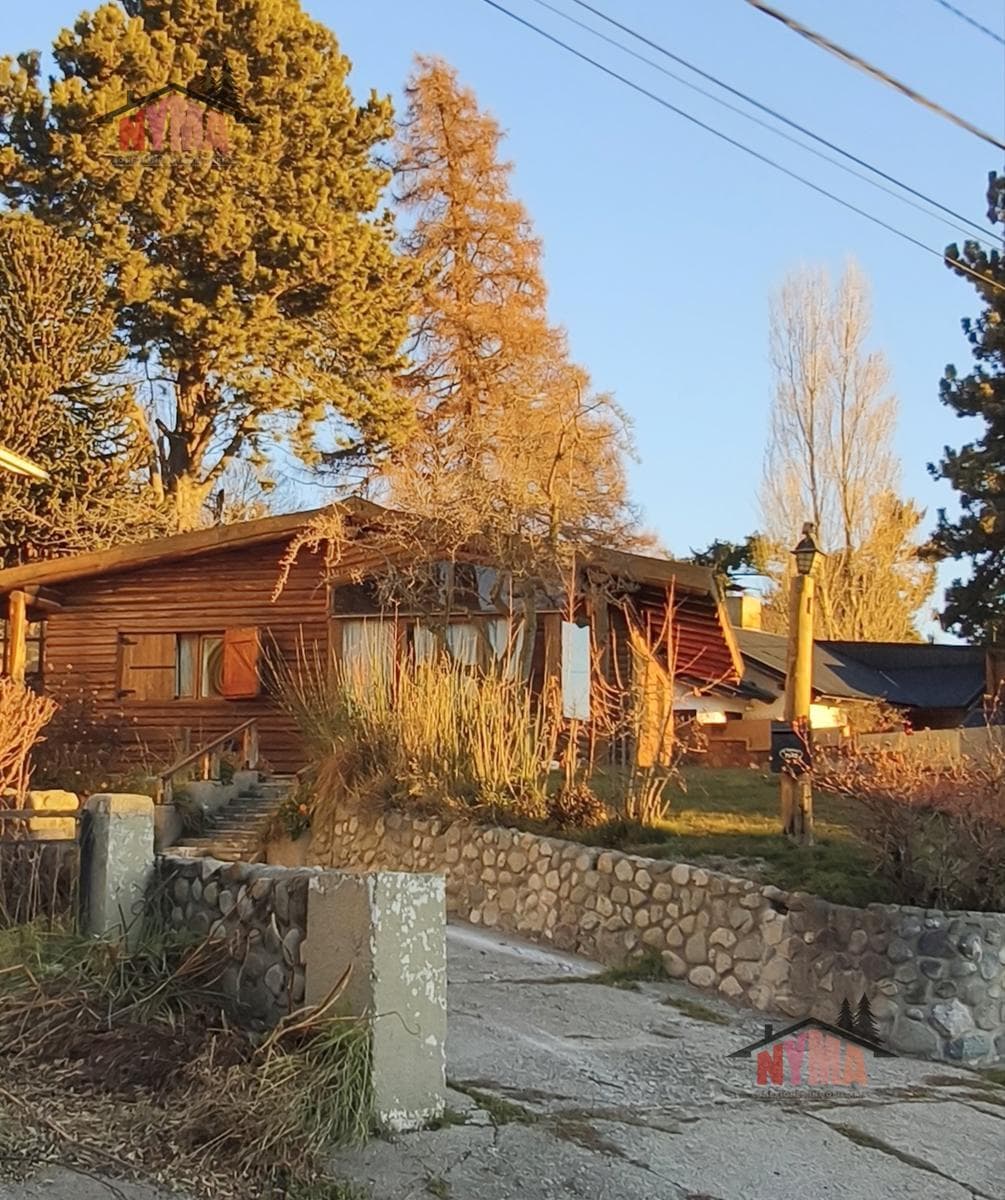 House plus 2 apartments on Av. Bustillo, km 7.5—Bariloche