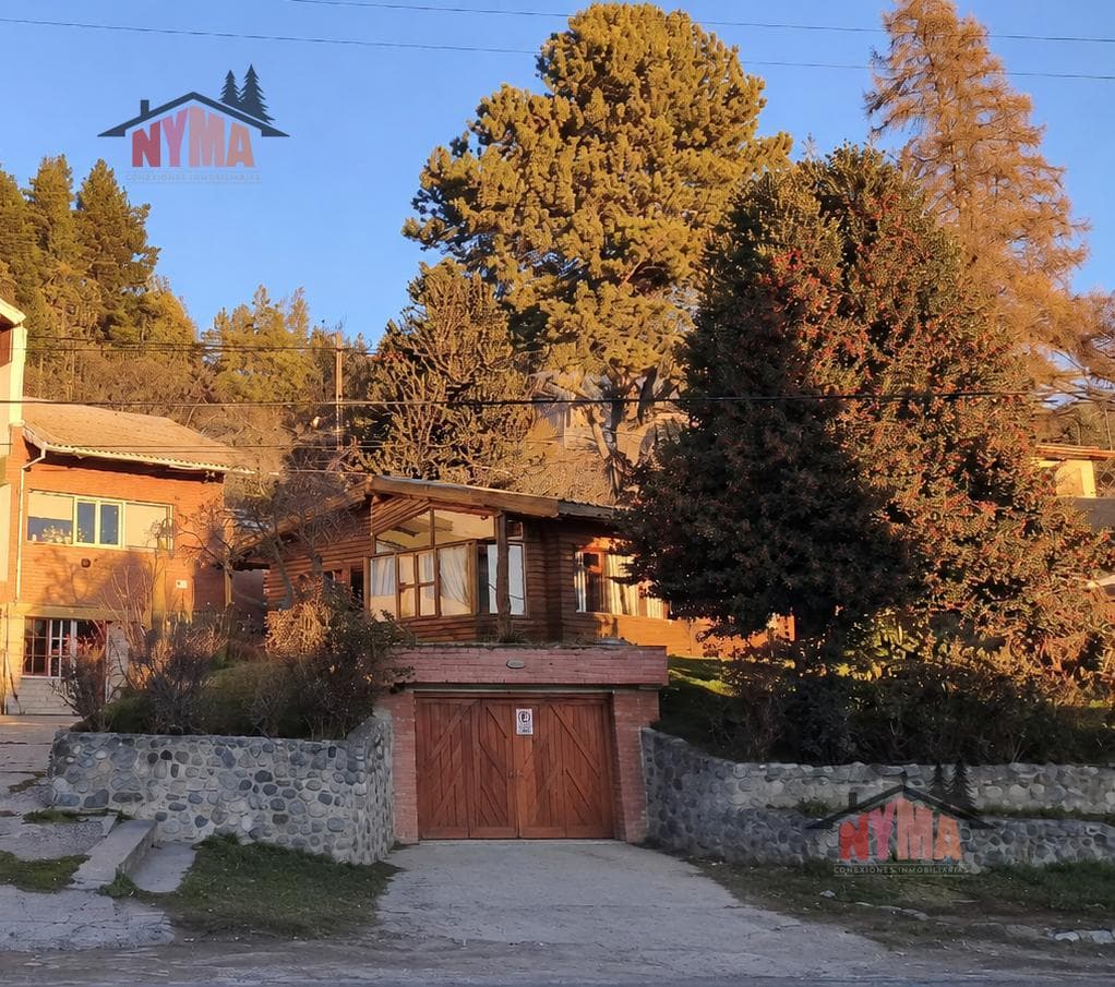 House plus 2 apartments on Av. Bustillo, km 7.5—Bariloche