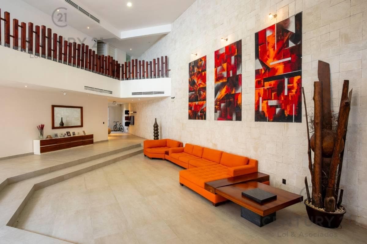 Home for sale in Club Residencial La Cima, overlooking the bay