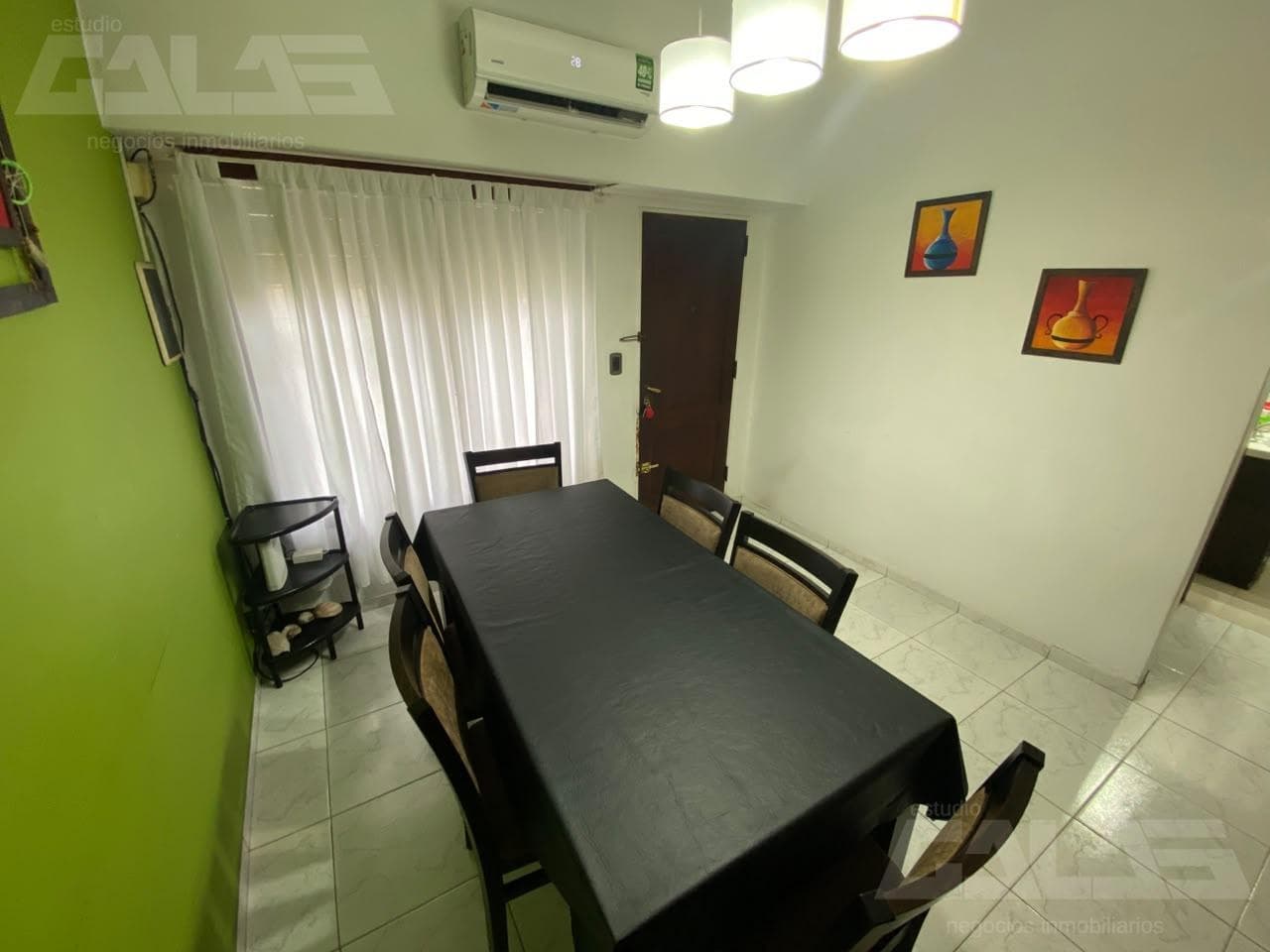 5-room house with a pool, outdoor kitchen with a grill, and an office in Castelar Sur