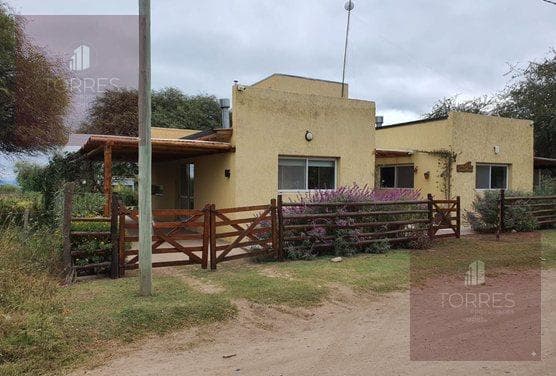 FOR SALE: 2 HOUSES IN ESPEJO, MERLO, SAN LUIS