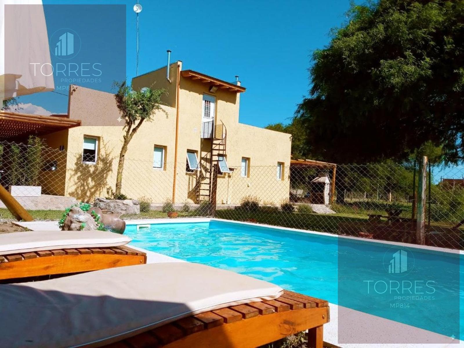FOR SALE: 2 HOUSES IN ESPEJO, MERLO, SAN LUIS