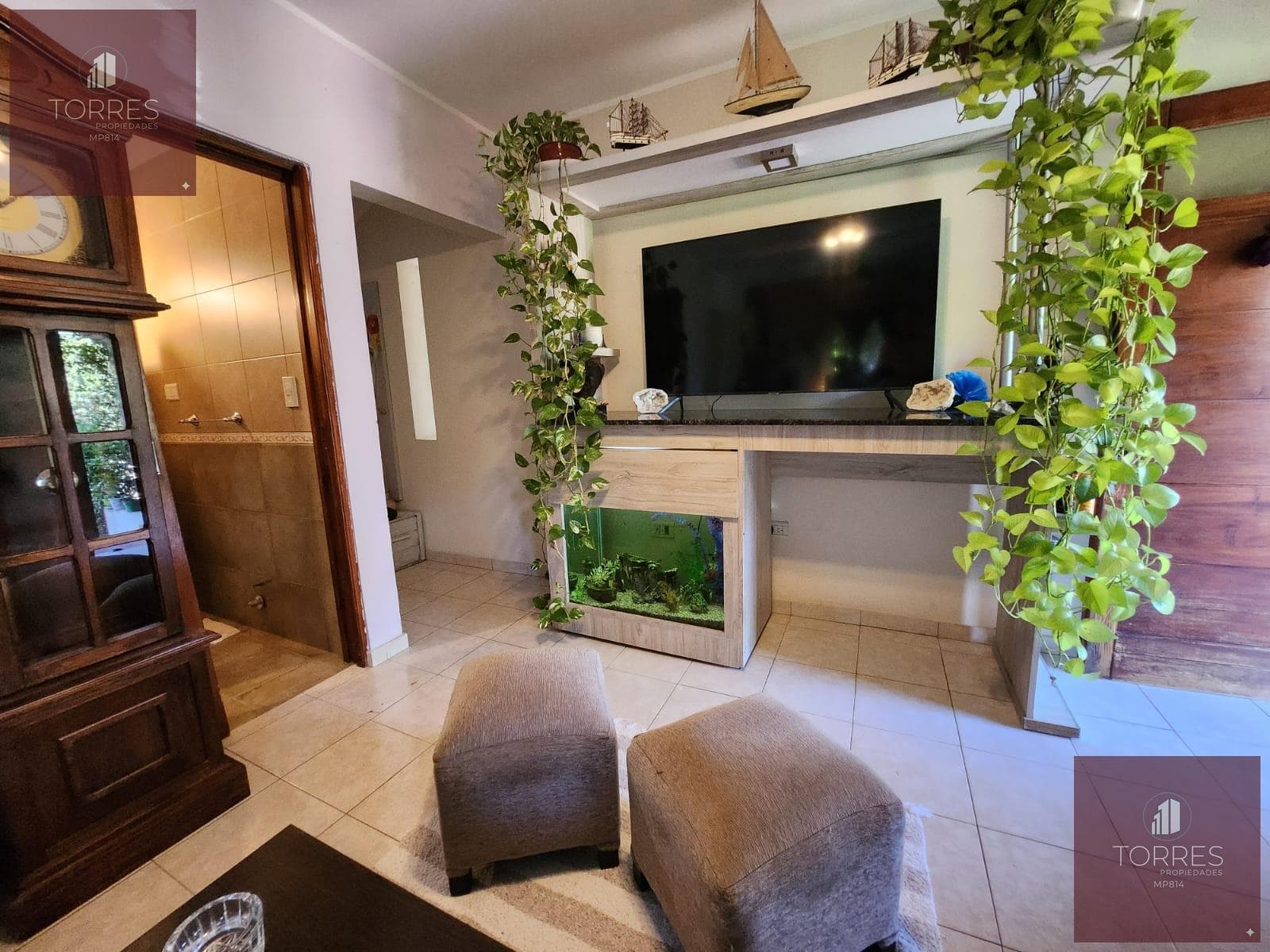 HOUSE FOR SALE IN MERLO, SAN LUIS. HEATED POOL, TERRACE, BARBECUE AREA