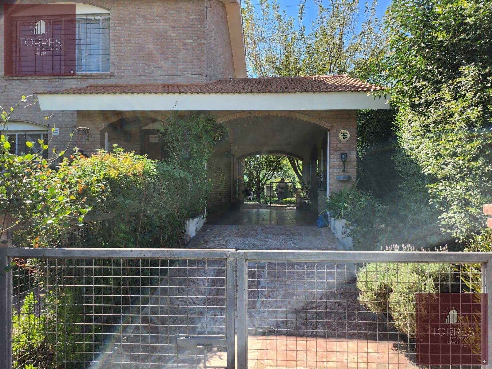 HOUSE FOR SALE IN MERLO, SAN LUIS. HEATED POOL, TERRACE, BARBECUE AREA
