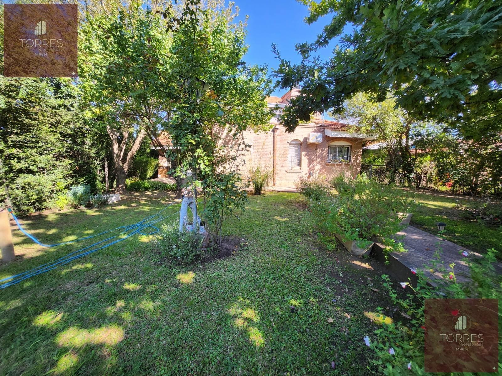 HOUSE FOR SALE IN MERLO, SAN LUIS. HEATED POOL, TERRACE, BARBECUE AREA
