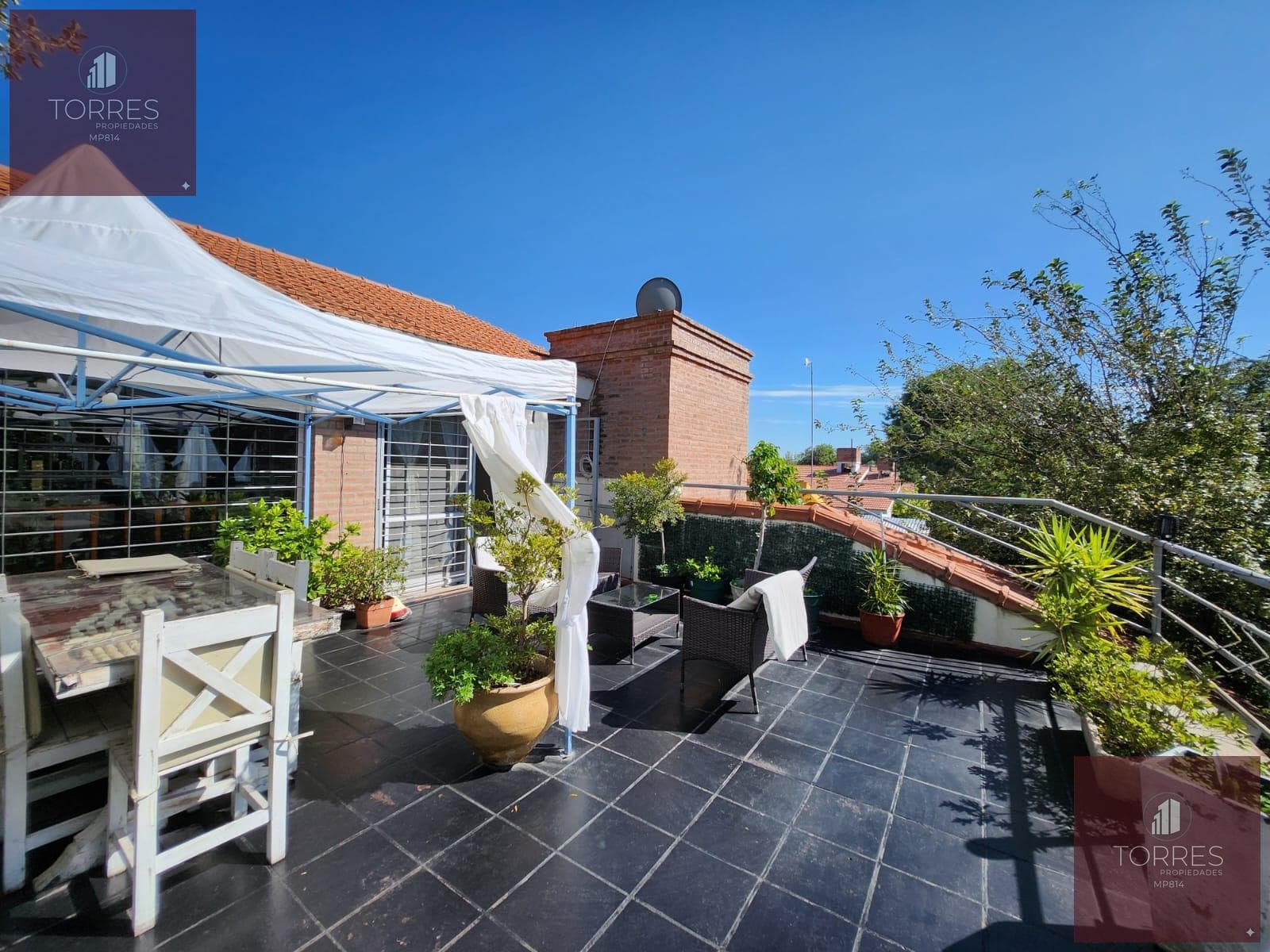 HOUSE FOR SALE IN MERLO, SAN LUIS. HEATED POOL, TERRACE, BARBECUE AREA