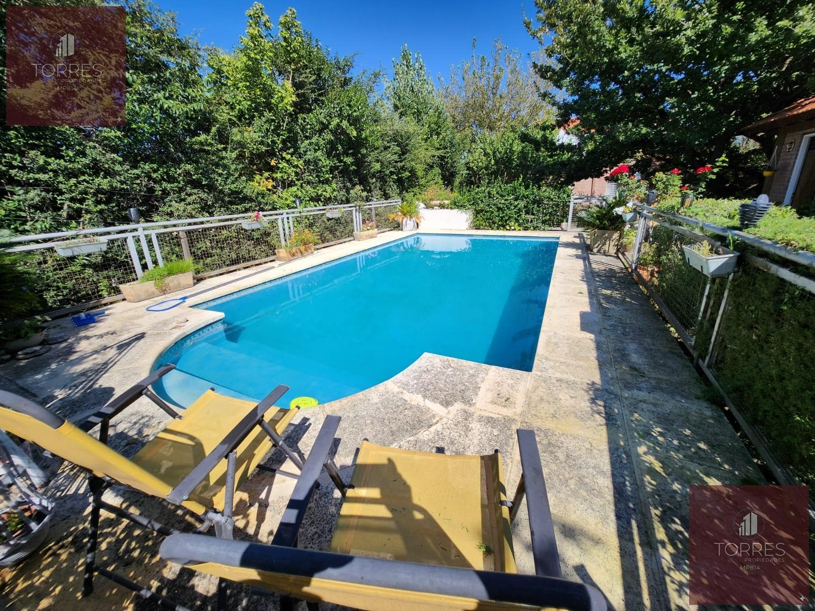 HOUSE FOR SALE IN MERLO, SAN LUIS. HEATED POOL, TERRACE, BARBECUE AREA