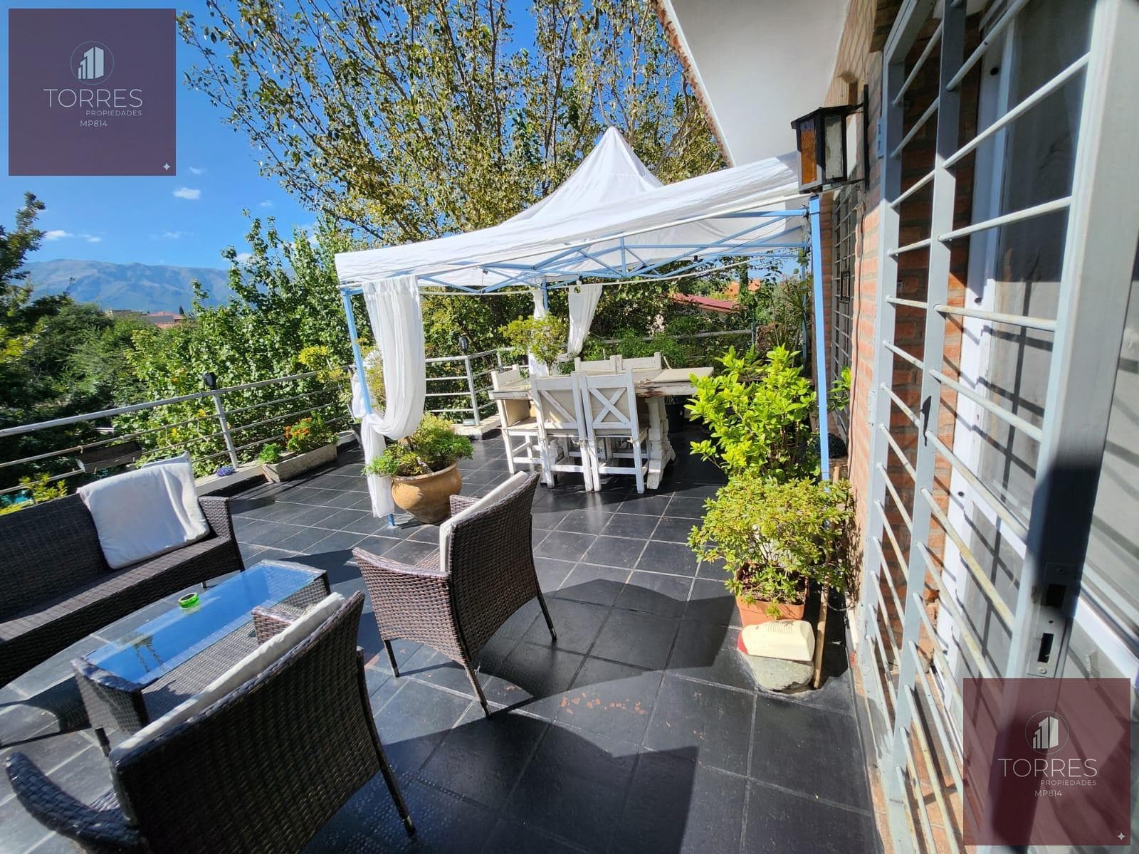 HOUSE FOR SALE IN MERLO, SAN LUIS. HEATED POOL, TERRACE, BARBECUE AREA