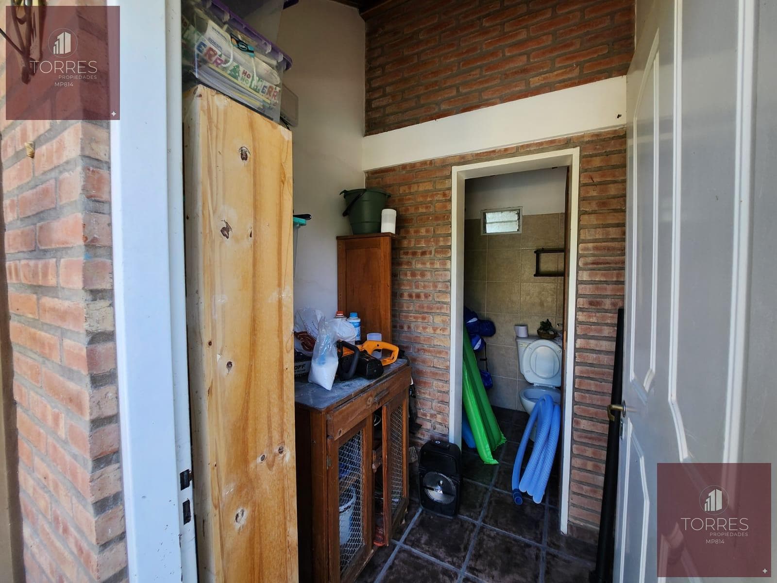 HOUSE FOR SALE IN MERLO, SAN LUIS. HEATED POOL, TERRACE, BARBECUE AREA