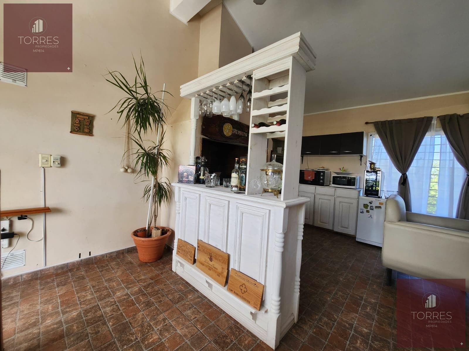 HOUSE FOR SALE IN MERLO, SAN LUIS. HEATED POOL, TERRACE, BARBECUE AREA