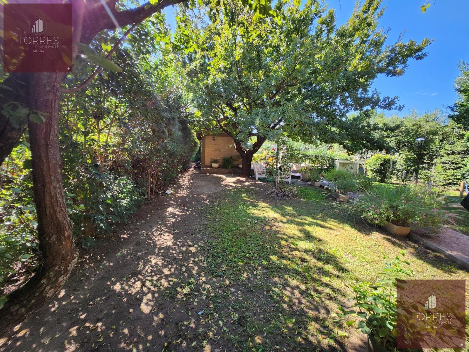 HOUSE FOR SALE IN MERLO, SAN LUIS. HEATED POOL, TERRACE, BARBECUE AREA