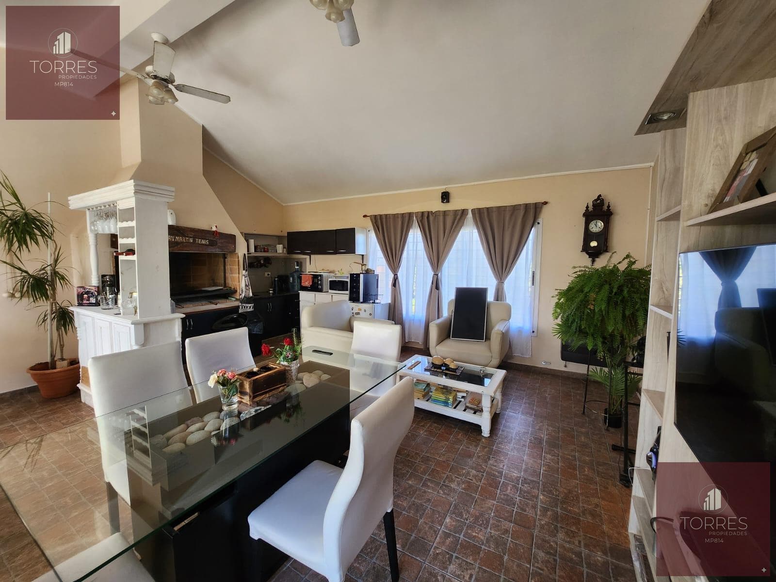 HOUSE FOR SALE IN MERLO, SAN LUIS. HEATED POOL, TERRACE, BARBECUE AREA