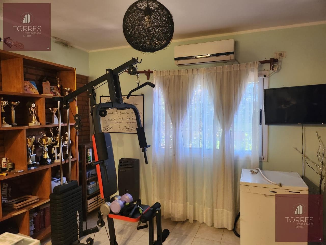 HOUSE FOR SALE IN MERLO, SAN LUIS. HEATED POOL, TERRACE, BARBECUE AREA