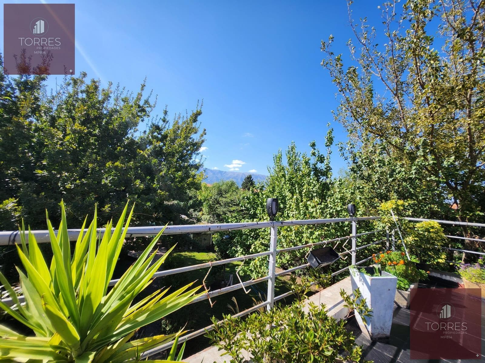 HOUSE FOR SALE IN MERLO, SAN LUIS. HEATED POOL, TERRACE, BARBECUE AREA