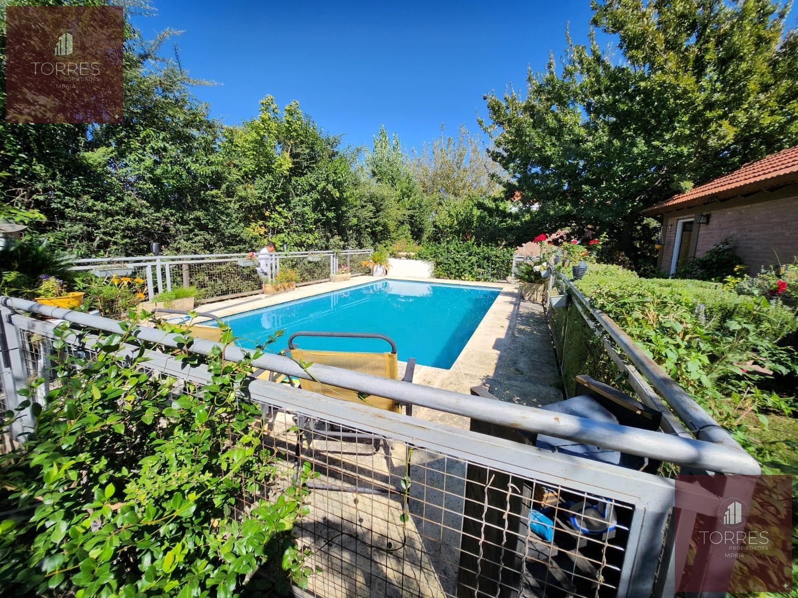HOUSE FOR SALE IN MERLO, SAN LUIS. HEATED POOL, TERRACE, BARBECUE AREA