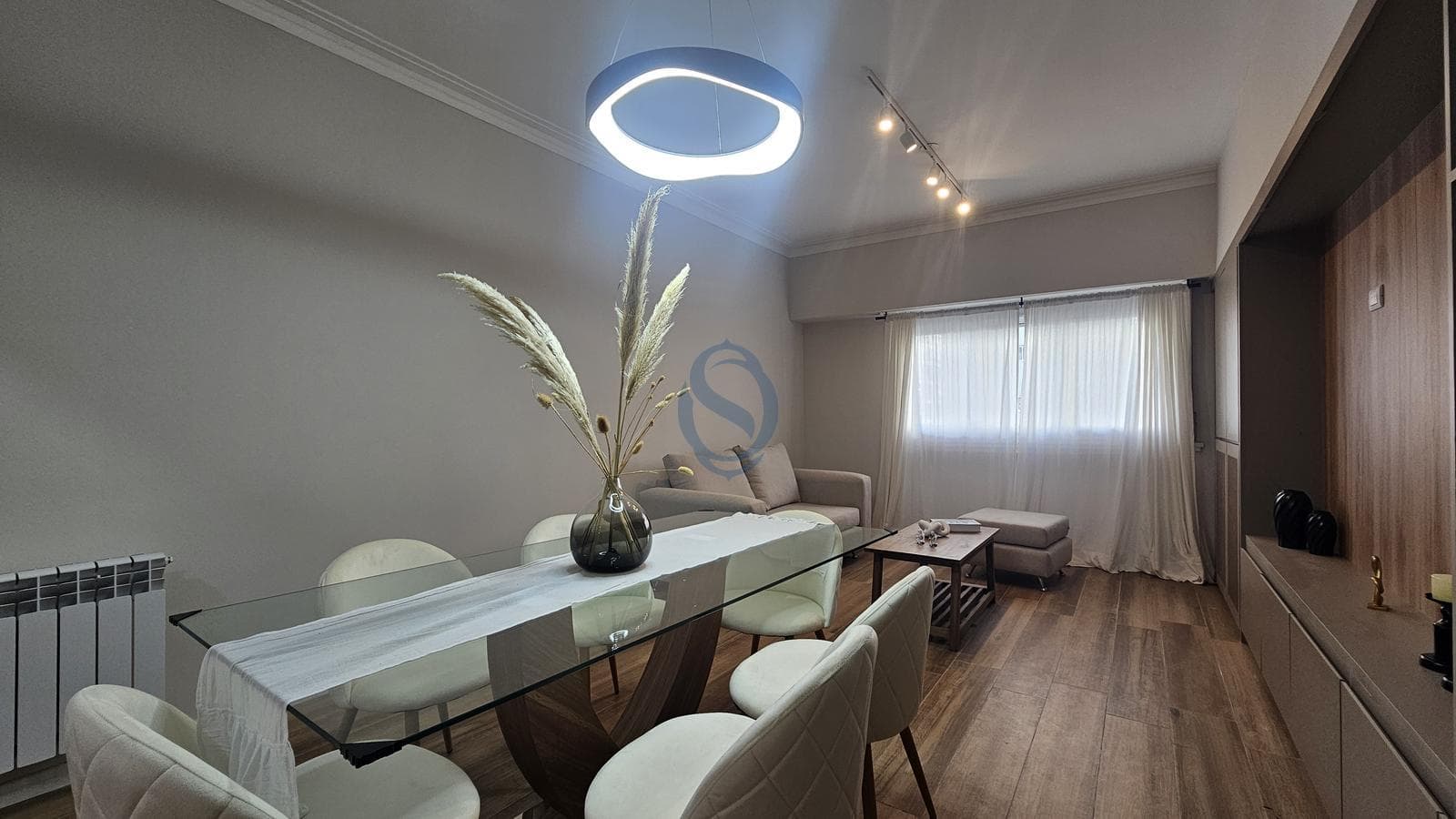 For Sale - Renovated three-room apartment with a balcony and walk-in closet - 1509 Av. Colón