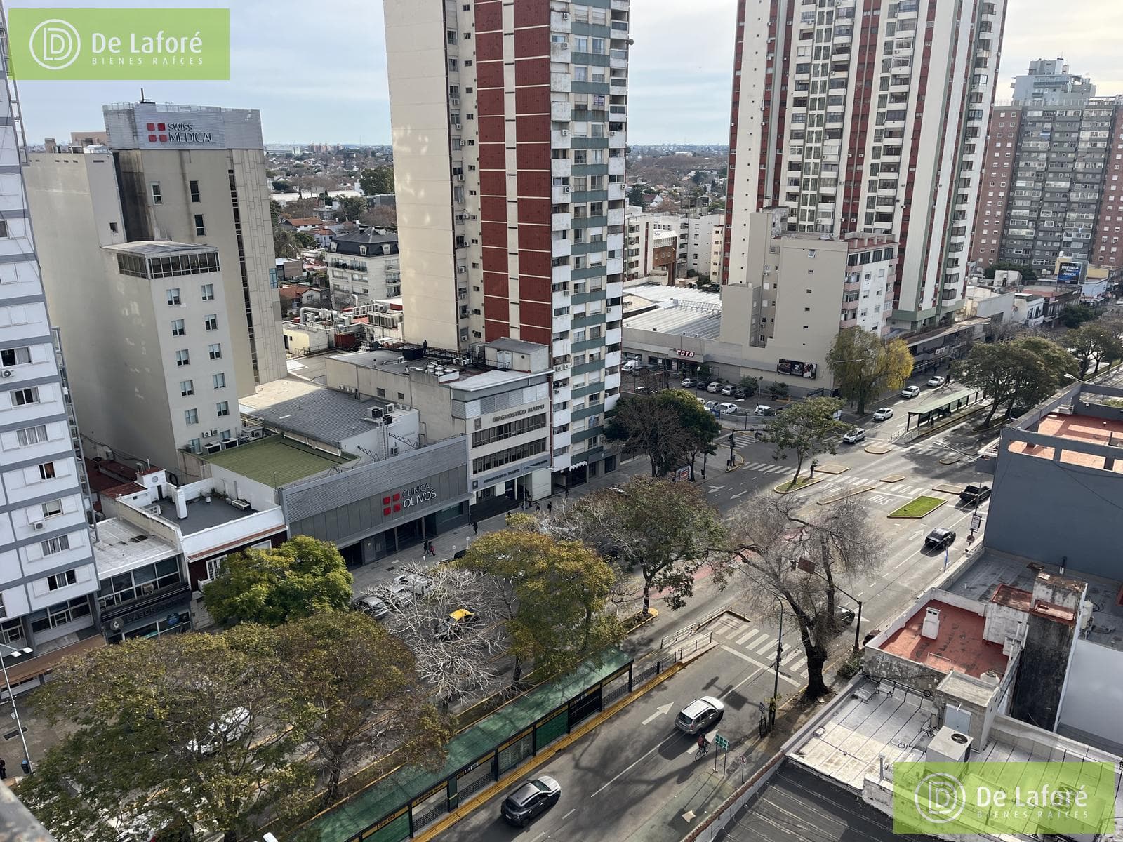 VENTA - Dpto. 3 amb. en Vte. López sobre Av. Maipú, piso alto, vistas abiertas y a actualizar!