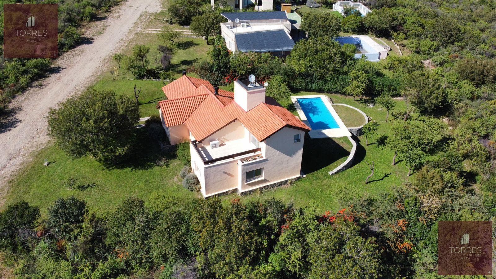 HOUSE FOR SALE IN THE LAS CASCADAS NEIGHBORHOOD. CARPINTERIA, SAN LUIS