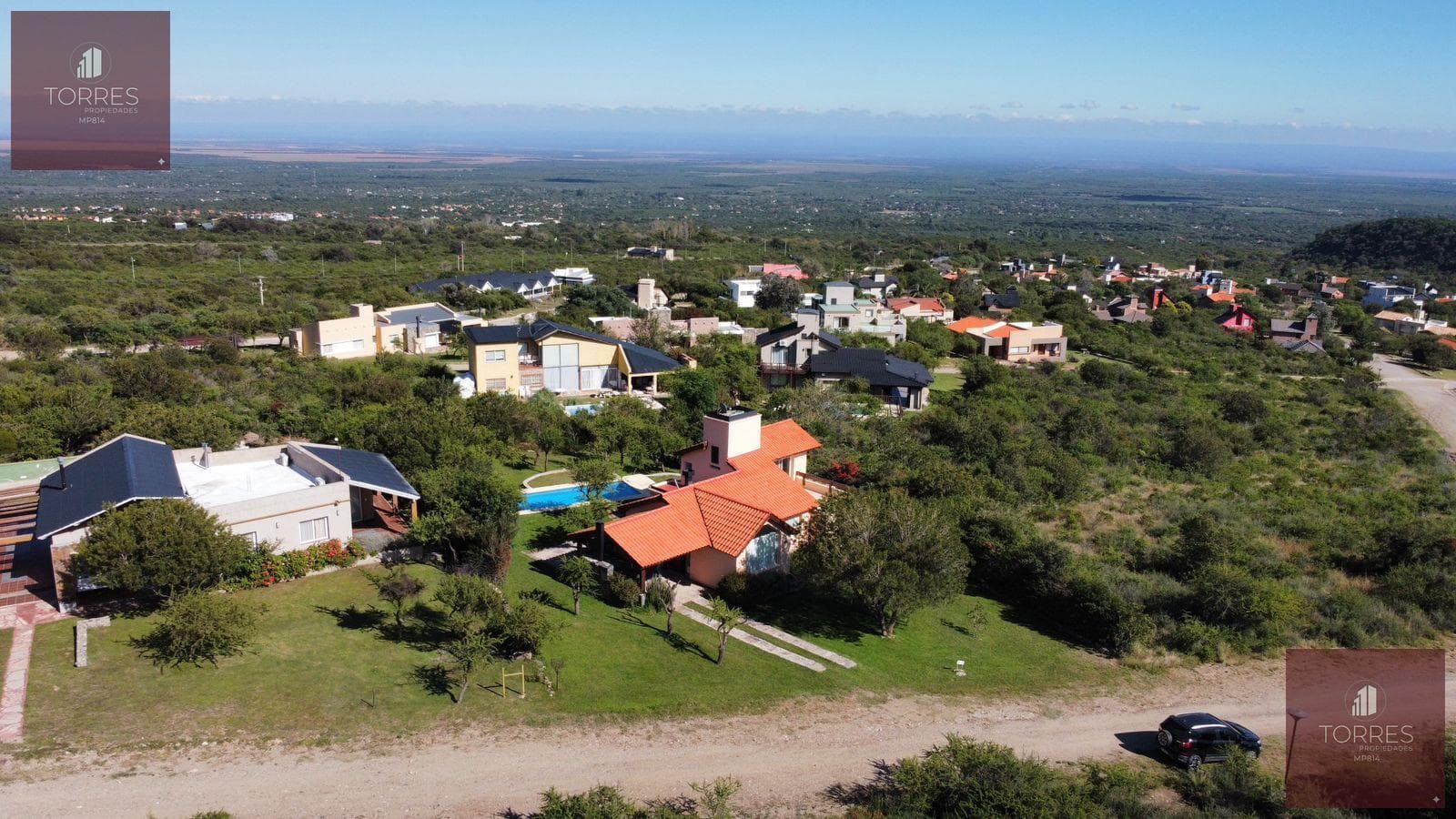 HOUSE FOR SALE IN THE LAS CASCADAS NEIGHBORHOOD. CARPINTERIA, SAN LUIS