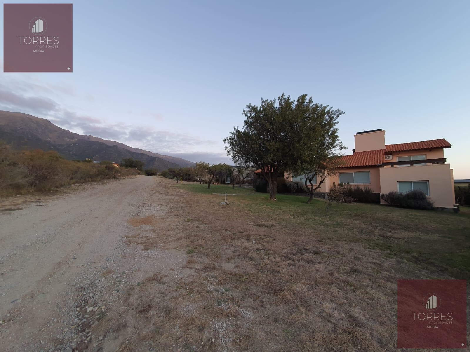 HOUSE FOR SALE IN THE LAS CASCADAS NEIGHBORHOOD. CARPINTERIA, SAN LUIS