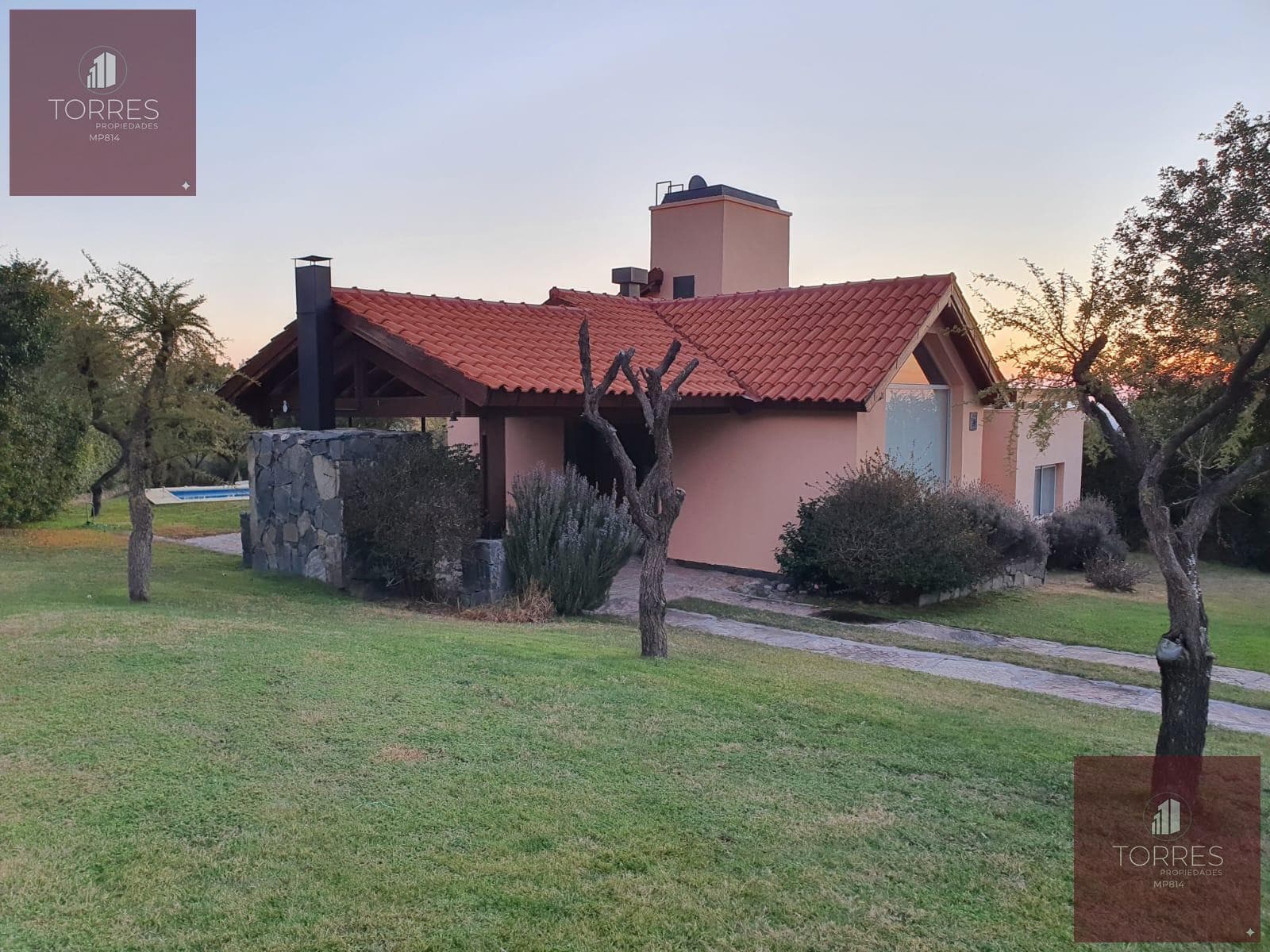 HOUSE FOR SALE IN THE LAS CASCADAS NEIGHBORHOOD. CARPINTERIA, SAN LUIS