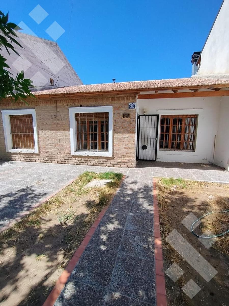 3-Bedroom House for Sale on the Ground Floor - Cumelen Neighborhood, Neuquén