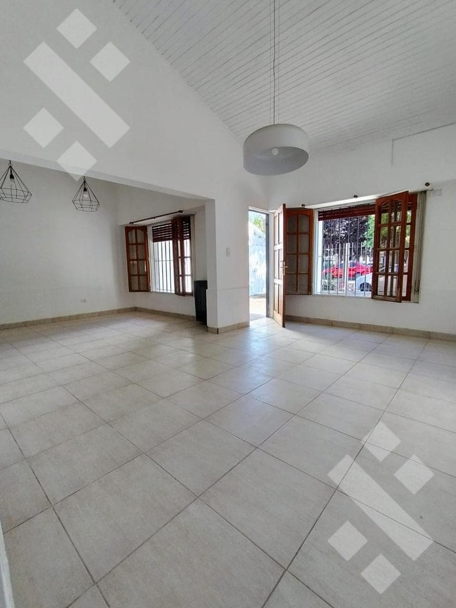 3-Bedroom House for Sale on the Ground Floor - Cumelen Neighborhood, Neuquén