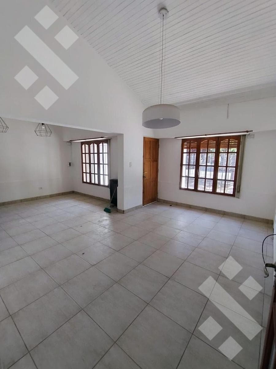 3-Bedroom House for Sale on the Ground Floor - Cumelen Neighborhood, Neuquén