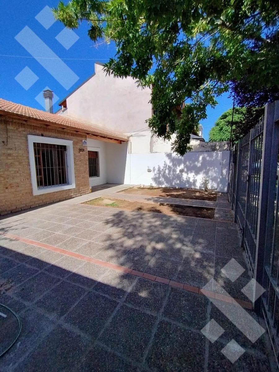3-Bedroom House for Sale on the Ground Floor - Cumelen Neighborhood, Neuquén
