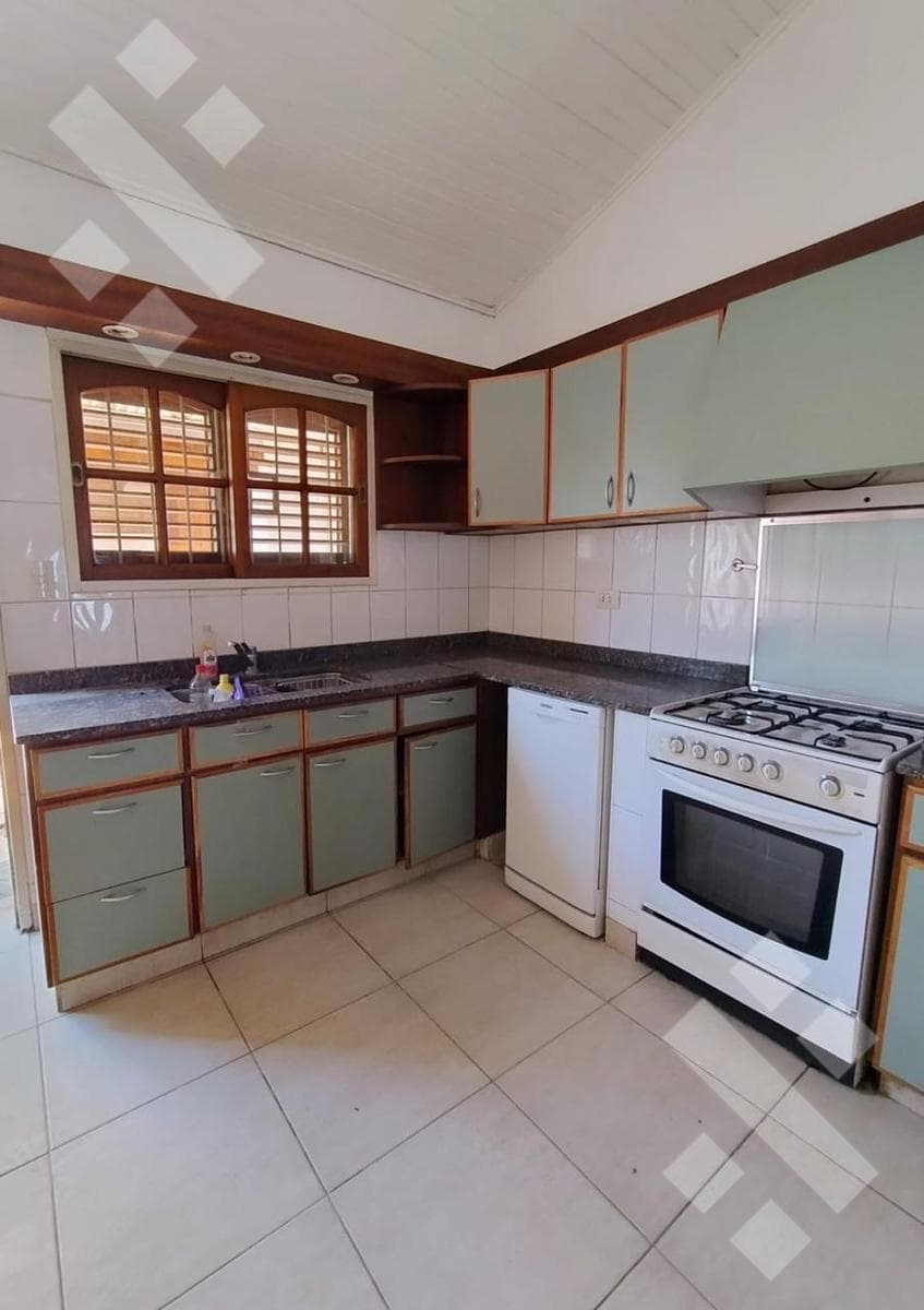 3-Bedroom House for Sale on the Ground Floor - Cumelen Neighborhood, Neuquén