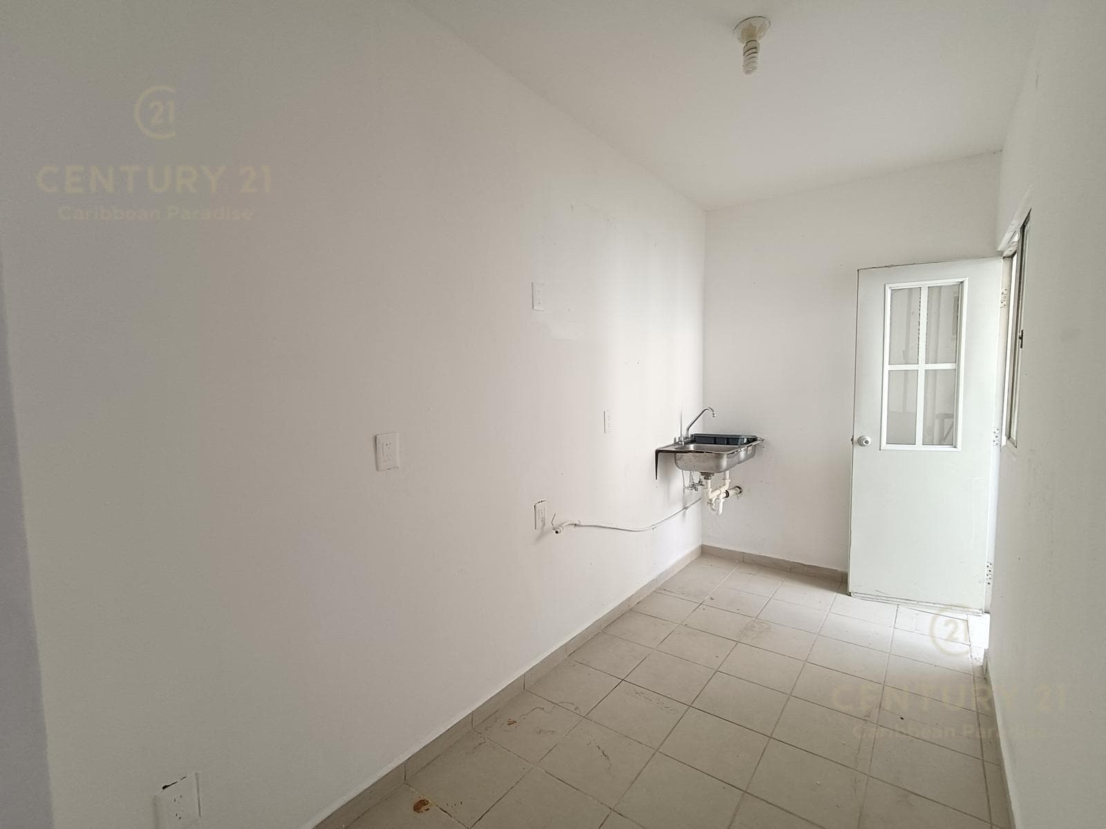 Ground Floor Apartment for Sale | Real Ibiza | Playa del Carmen P4628