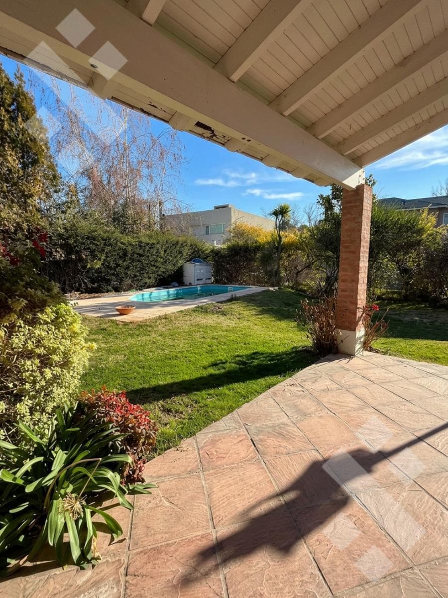 For Sale: 3-Bedroom House - Rincón Country Club, Neuquén