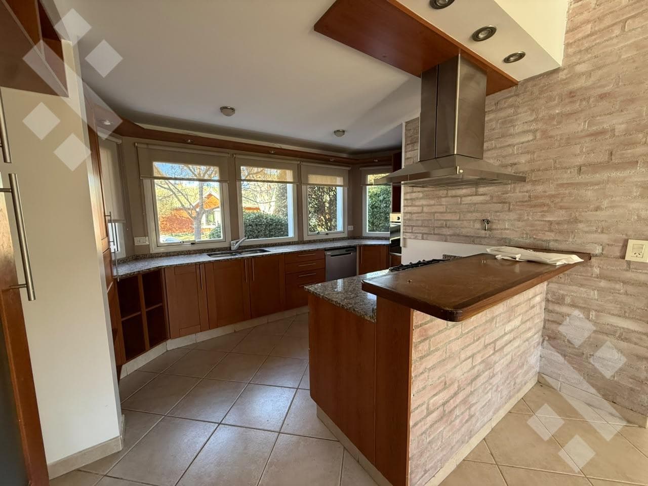 For Sale: 3-Bedroom House - Rincón Country Club, Neuquén