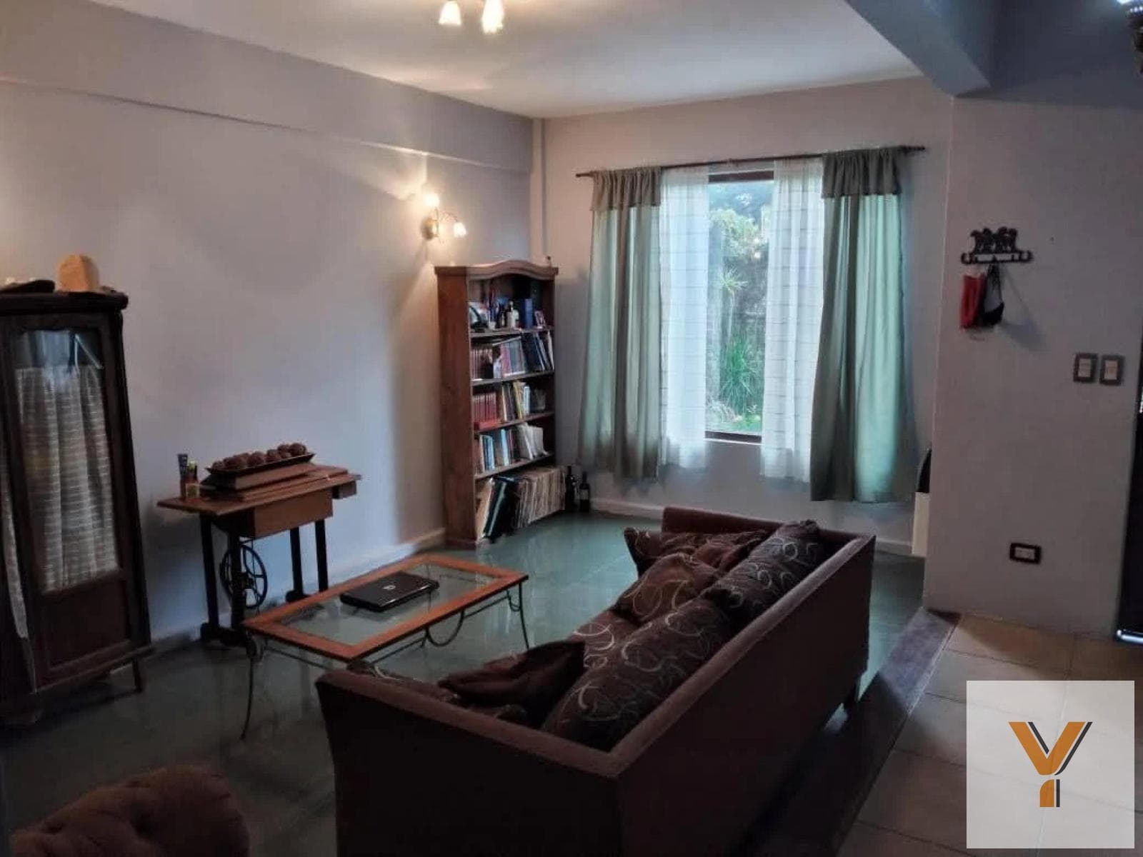 House for Rent - 2 Bedrooms, 2 Bathrooms - 200 meters - Lomas de Zamora (District)