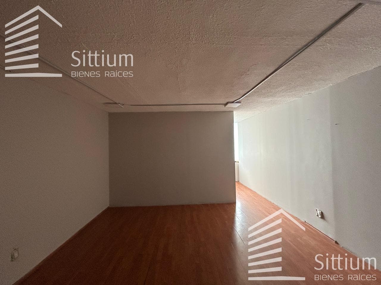 Office for Rent - Rio Elba - 28 m² - 6th Floor - Balcony