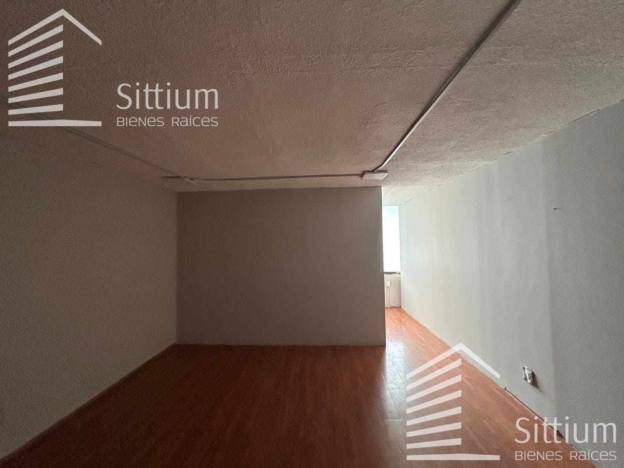 Office for Rent - Rio Elba - 28 m² - 6th Floor - Balcony