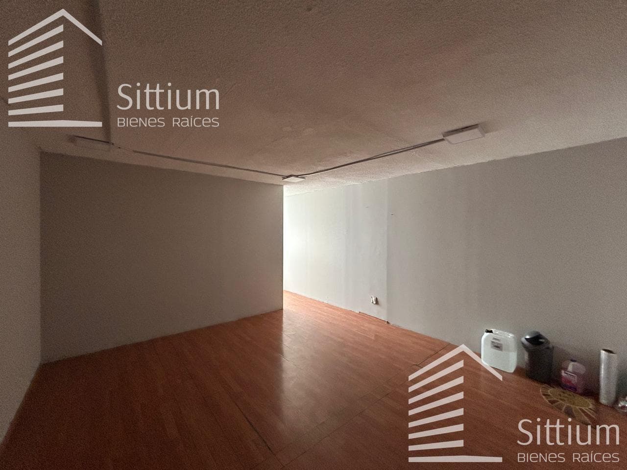 Office for Rent - Rio Elba - 28 m² - 6th Floor - Balcony