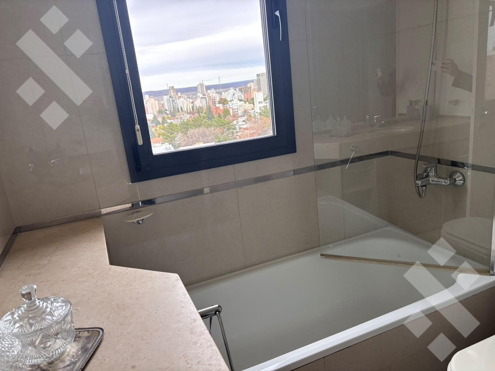 FURNISHED 2-BEDROOM APARTMENT FOR RENT WITH GARAGE IN THE GEMMA II BUILDING - LELOIR AND ENTRE RIOS